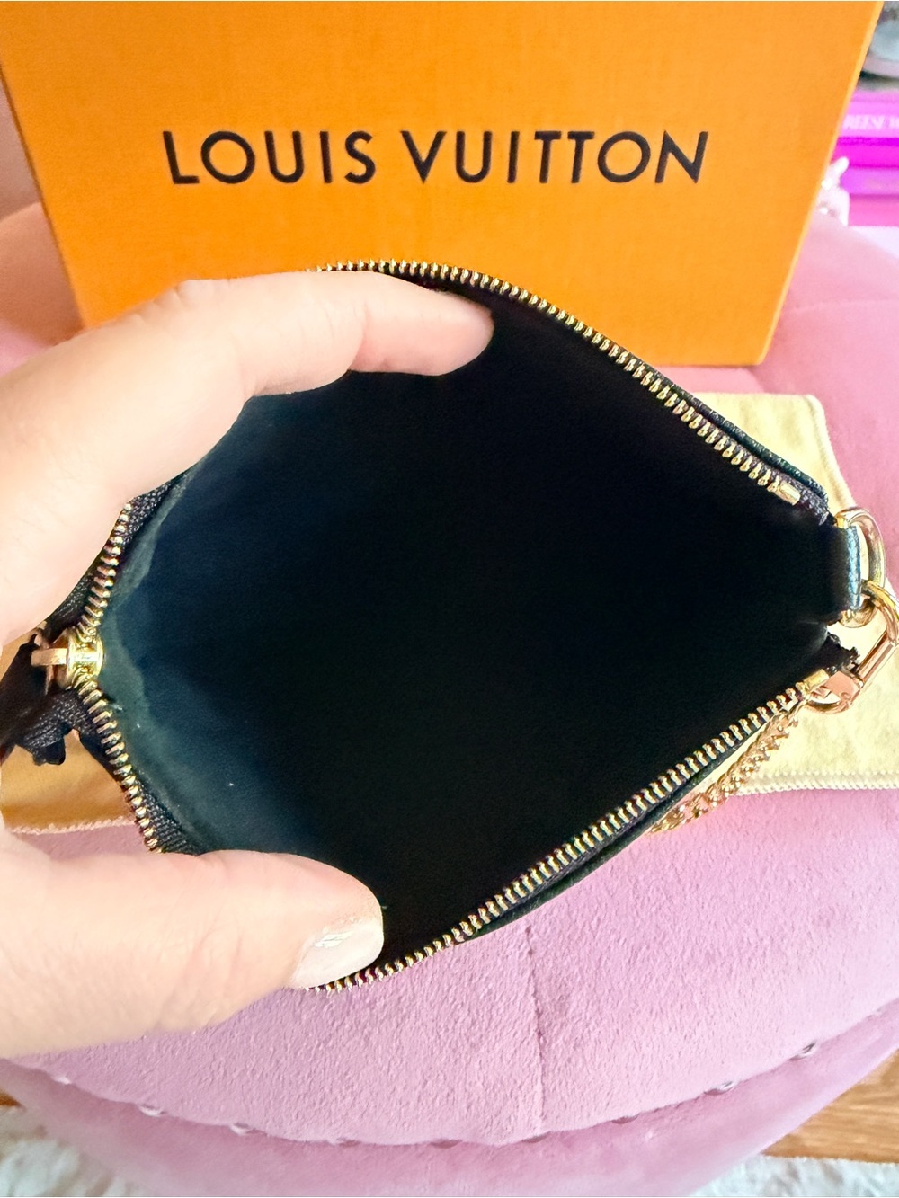 Louis Vuitton bicolor mini pochette accessories - Picture 5 of 5
